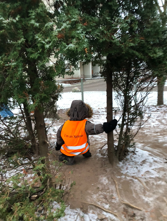 Xplora heijastinliivi lapsen päällä