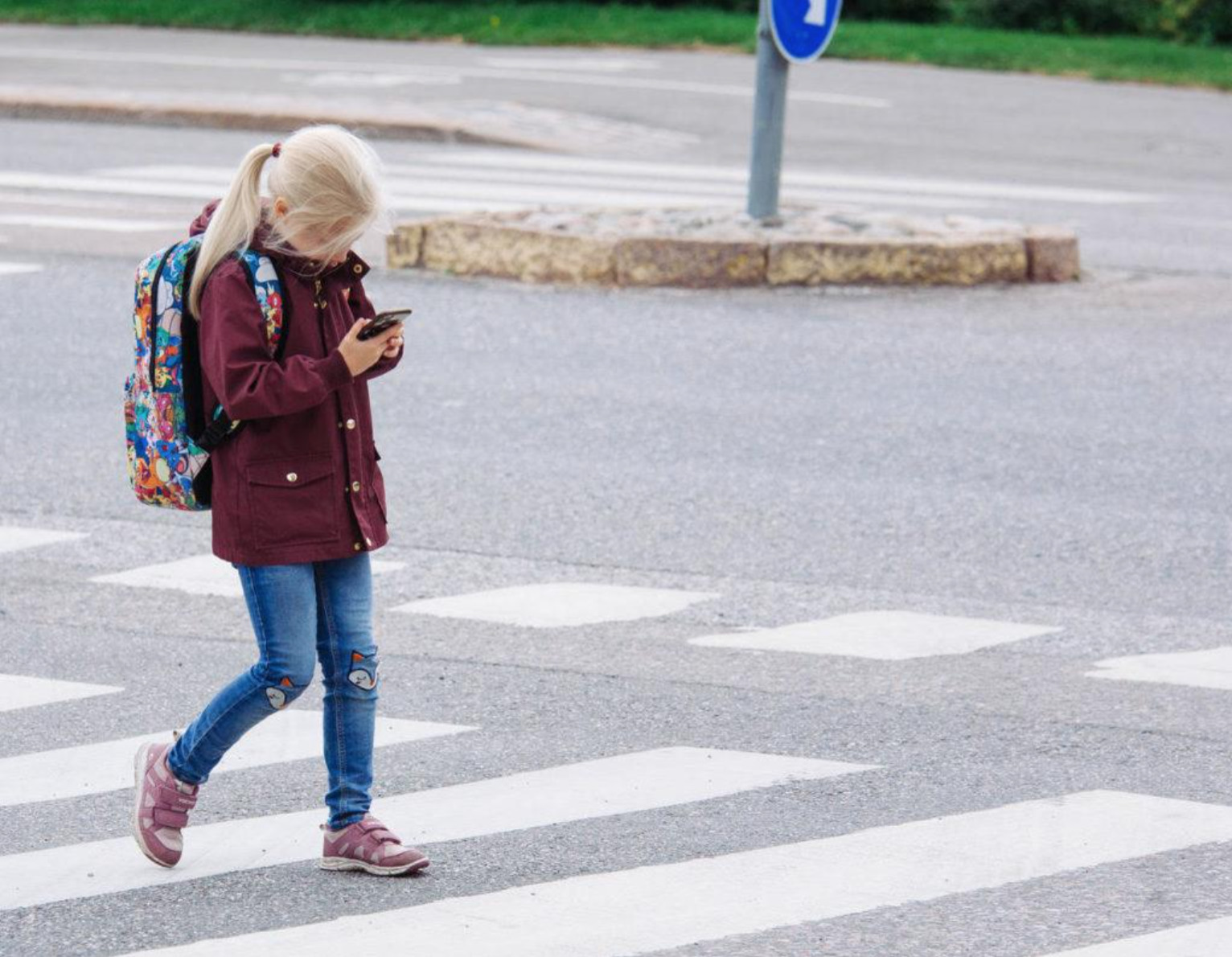 Turvallisesti koulutielle – osaahan lapsesi ylittää tien ohjeiden mukaisesti?